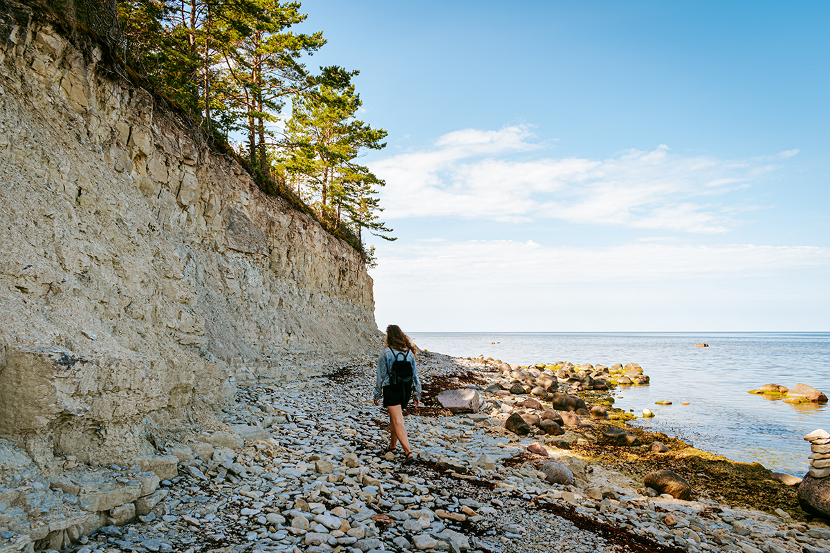 Saaremaa Estonia_cliff_seaside_shutterstock